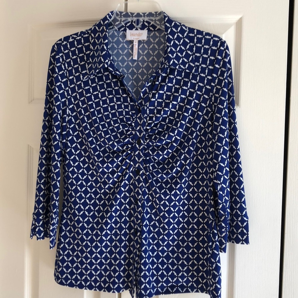 Ladies M blue knit patterned top